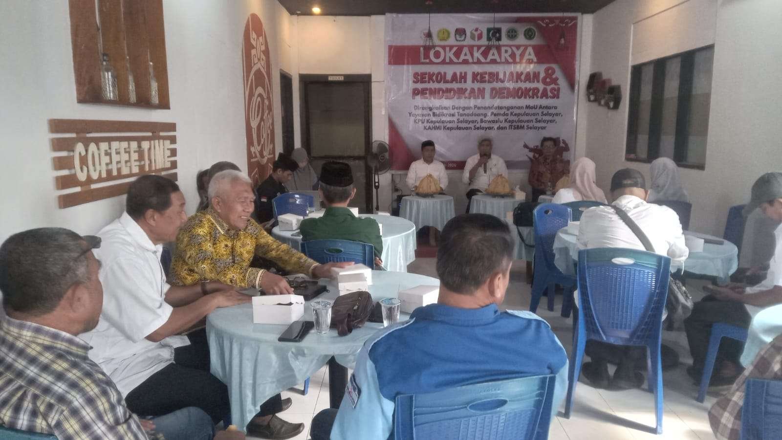 Lokakarya Sekolah Kebijakan dan Pendidikan Demokrasi